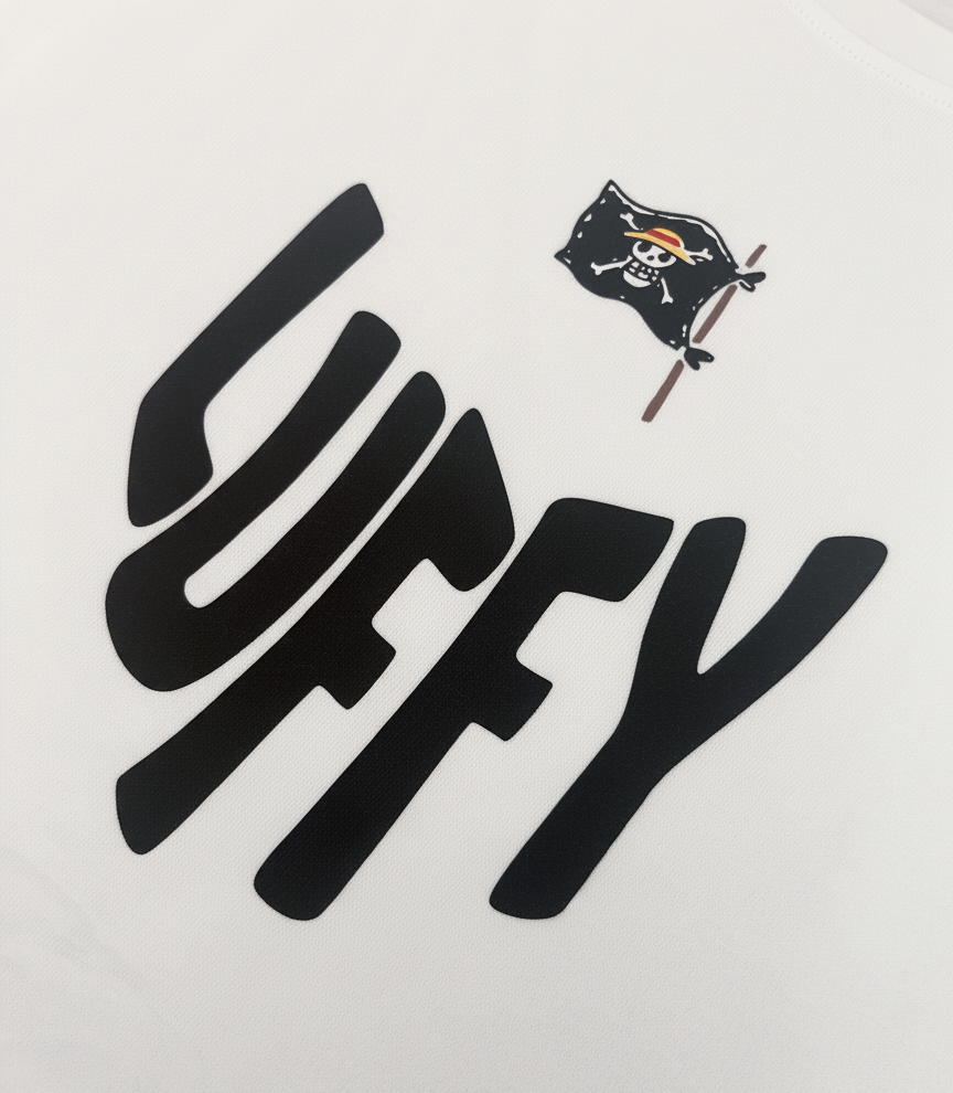 T-shirt blanc Luffy One Piece personnalisé
